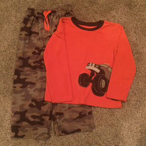 Boys Carter's Pajamas (Size 5)